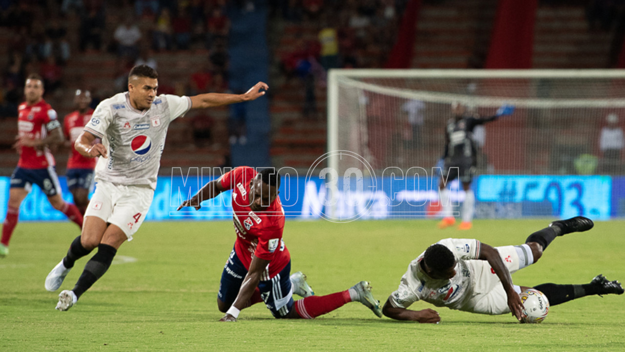 Medellin fue poderoso y le gano a America 2 0 en el Atanasio 6