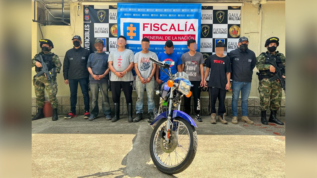 ¡Duro contra los extorsionistas! Ejército capturo a siete presuntos delincuentes que tendrían azotados a comerciantes de Bello