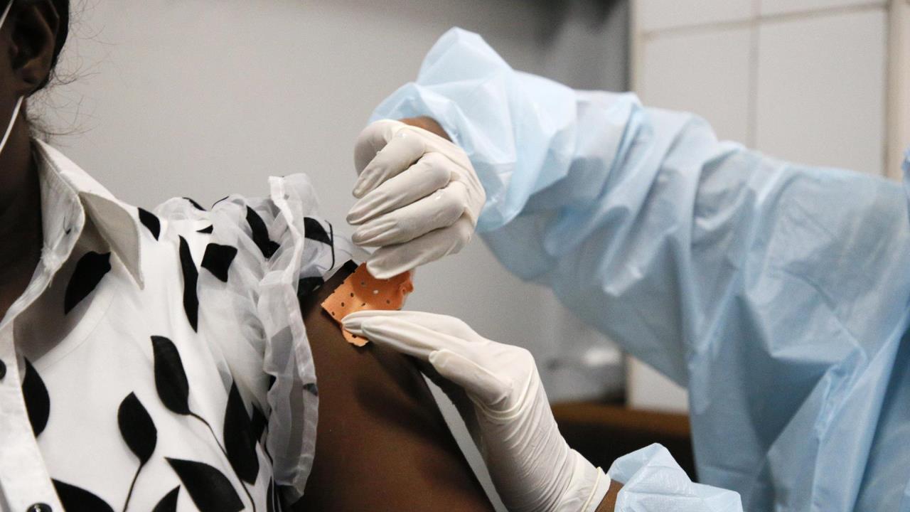 ebola vacuna