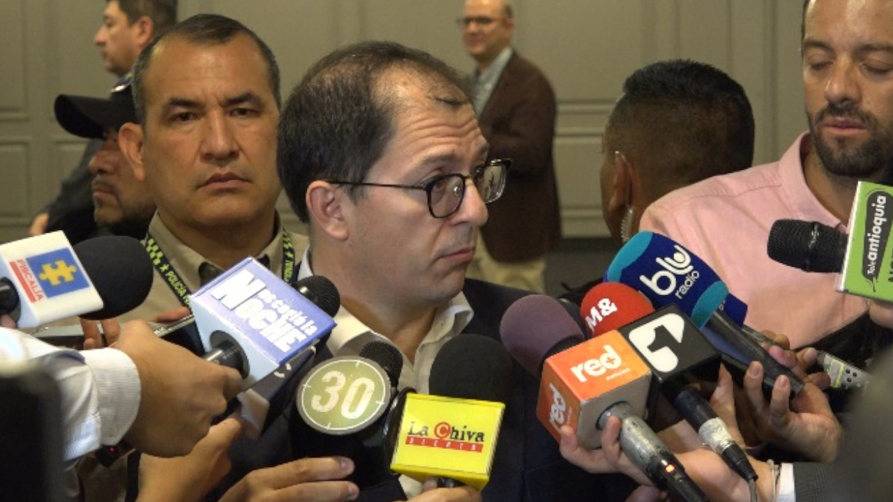 Empleadas domésticas de Francisco Barbosa, son pagadas por la Fiscalía