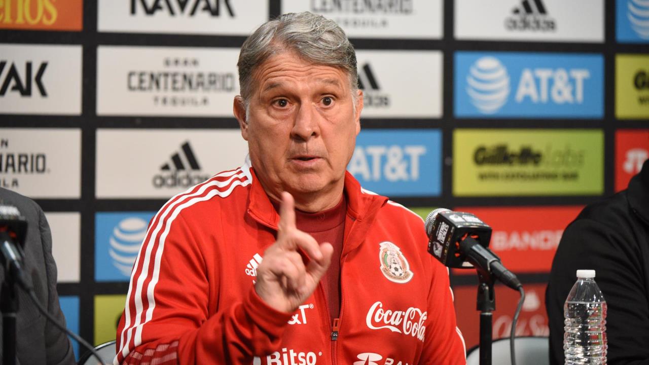 ¡Por indisciplina! Martino deja a ‘Chicharito’ fuera de la lista de México ante Perú y Colombia