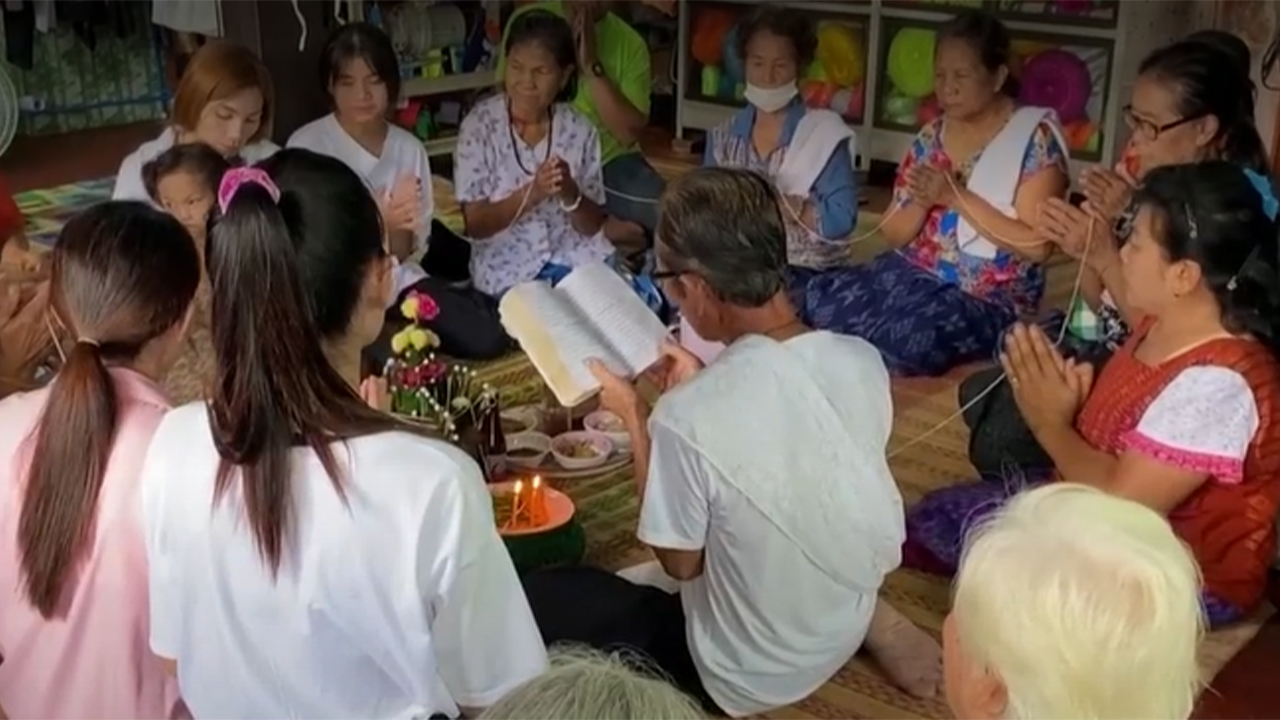 Niña se salvó de masacre en guardería por quedarse dormida, ¿La bendecida de Tailandia? 