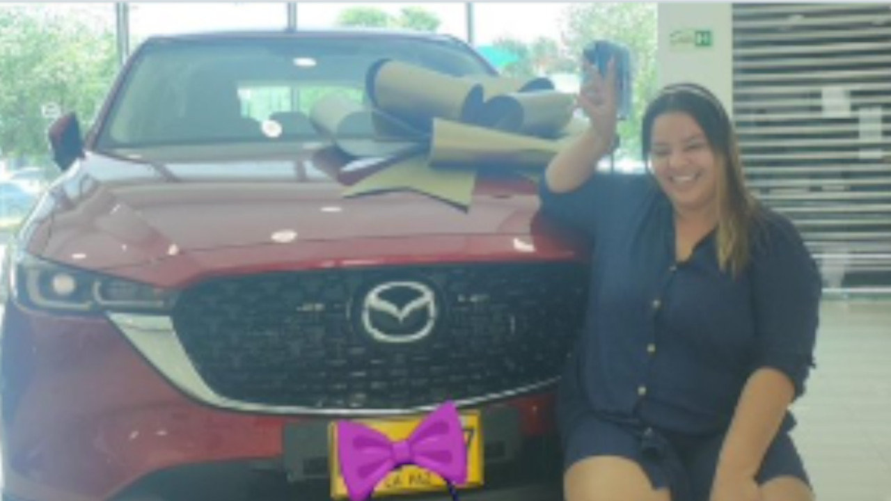 Emprendedora logró comprar su primer carro vendiendo raspado