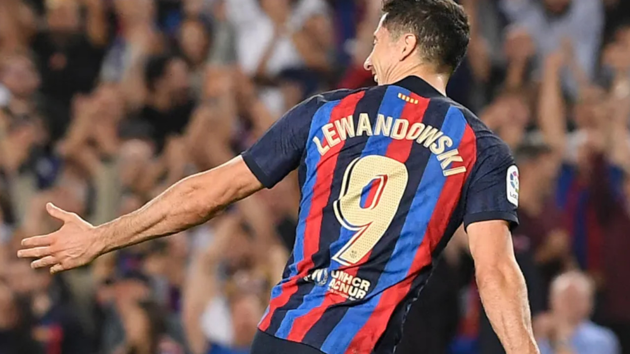 Barcelona lidera la tabla con agónico triunfo al Valencia