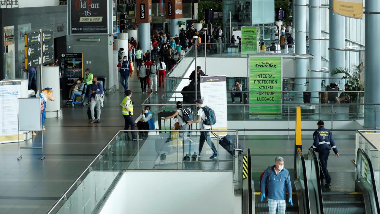 Caos a la vista: advierten demoras hacia el aeropuerto El Dorado por protestas en Bogotá