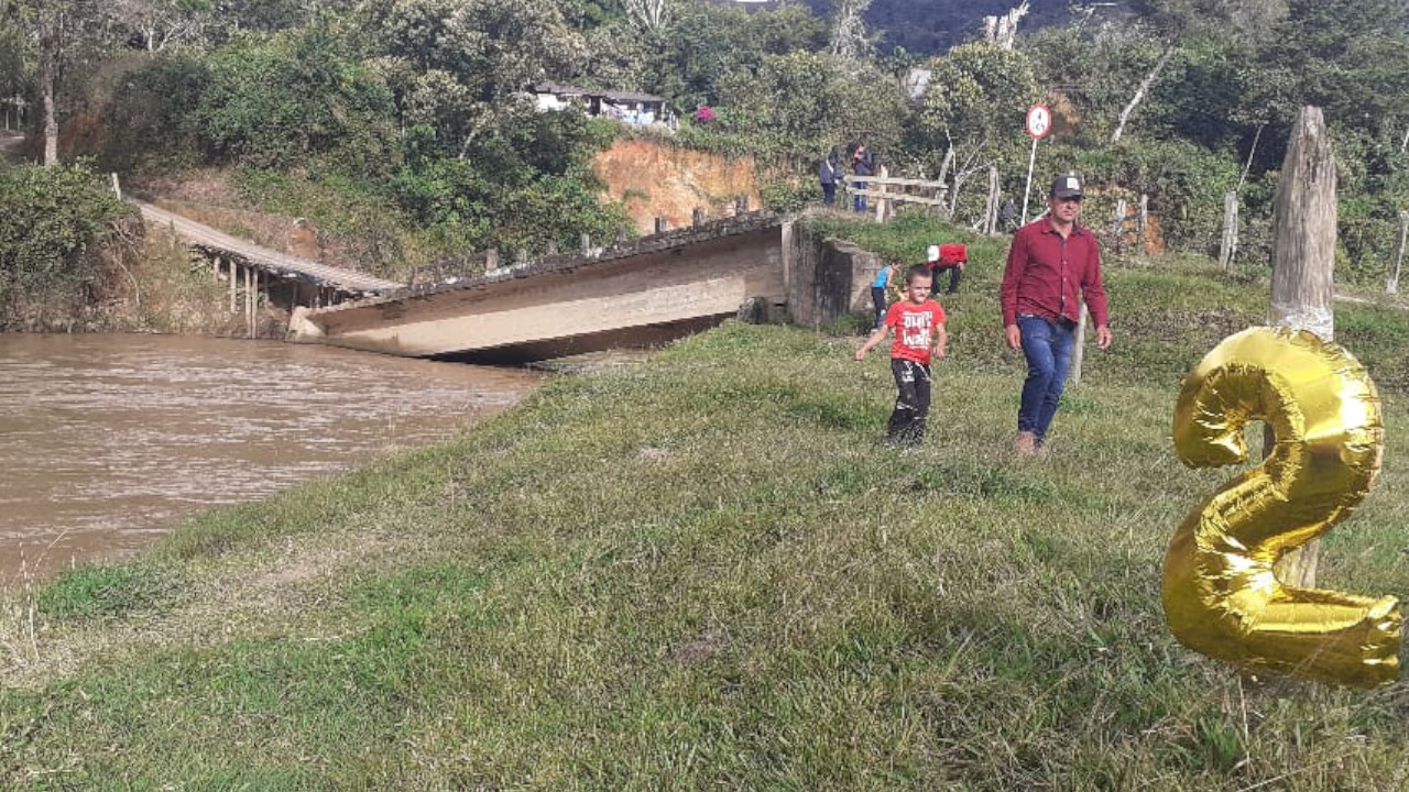 A dos años de la emergencia, puente de Urrao sigue quebrado