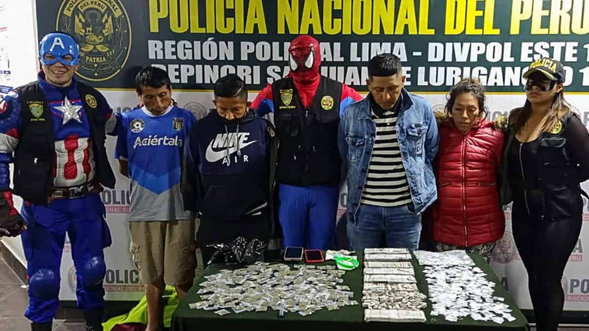 Policías se disfrazaron de los “Avengers” en operación antidrogas en Perú