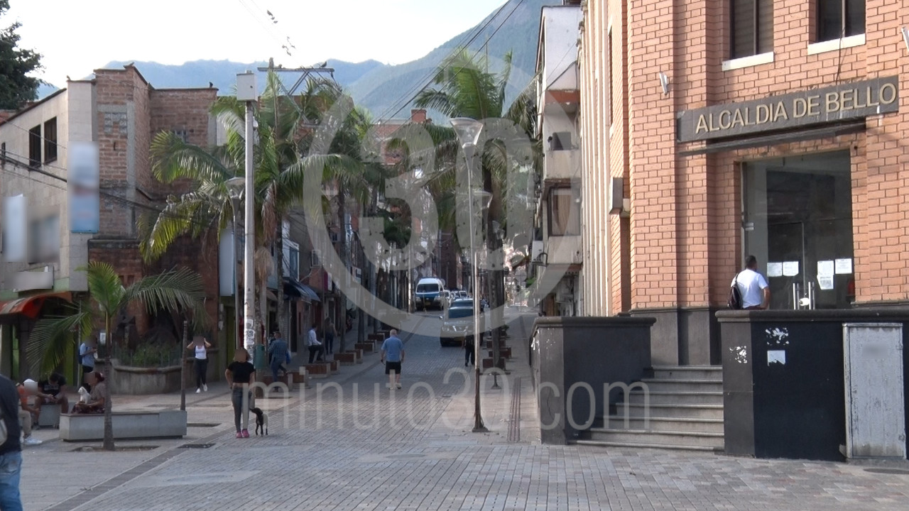 Casi matan a una mujer en una tienda de Bellob