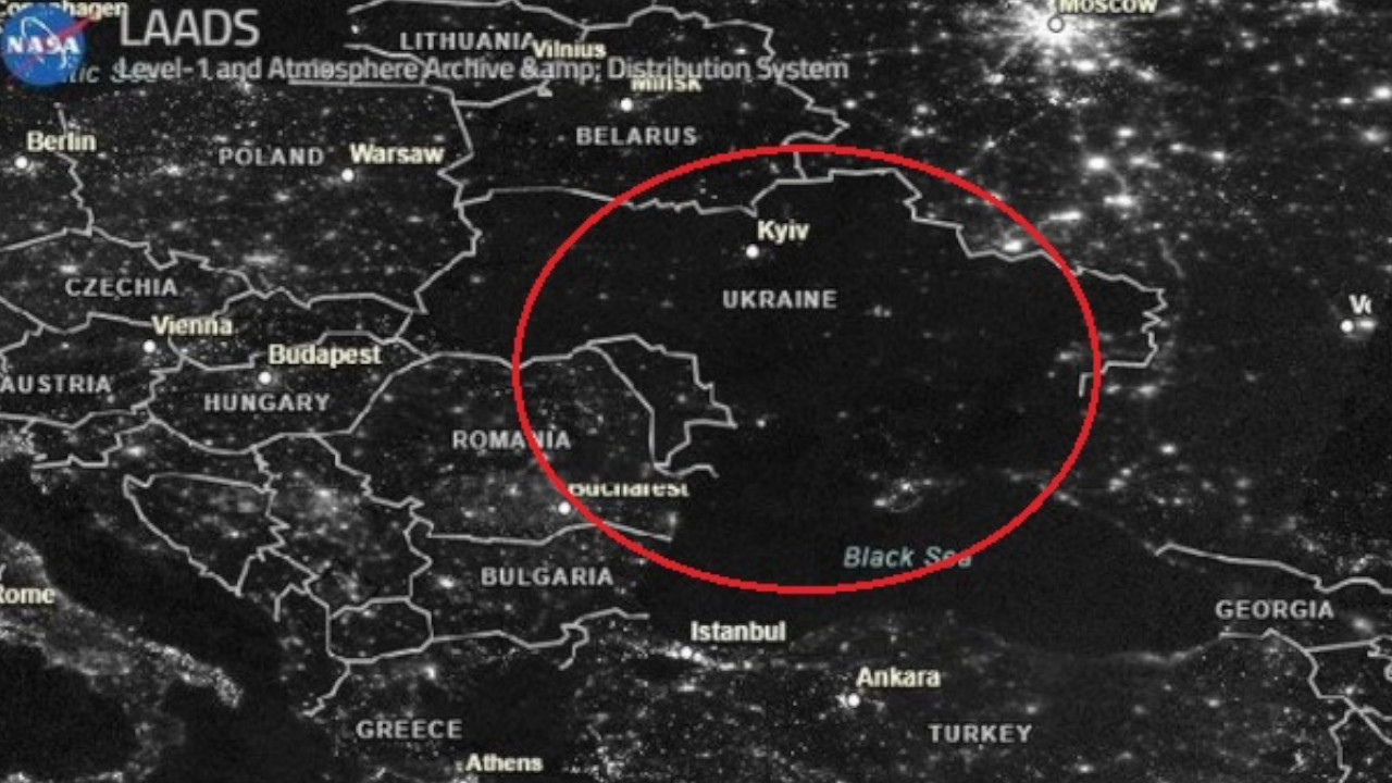 Desde el espacio se ve punto negro tras apagón por bombardeo en Ucrania