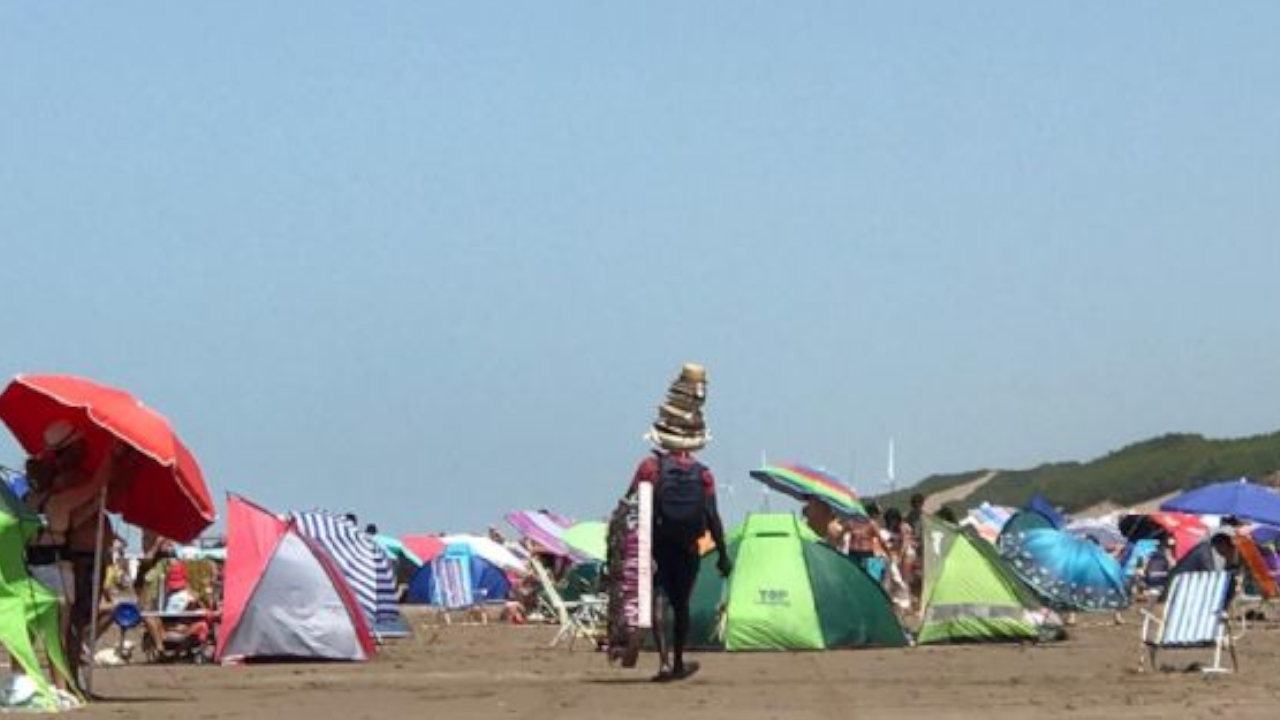 Hicieron delicioso en una carpa en la playa