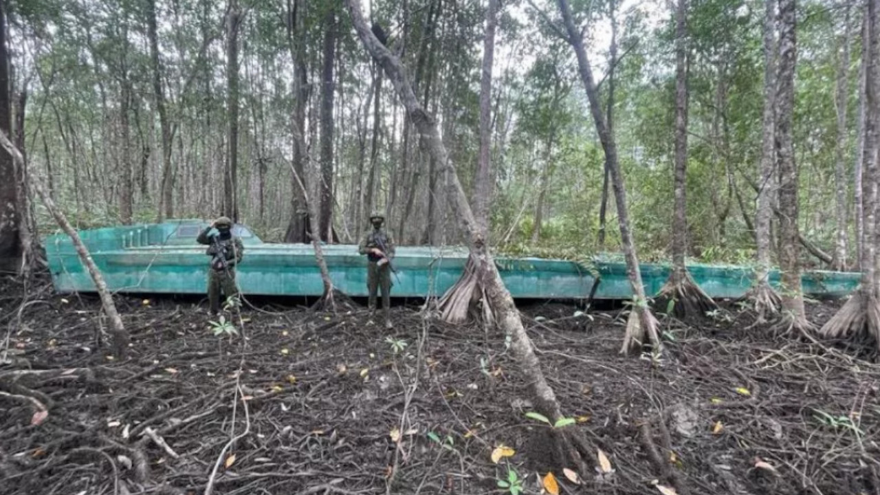 Incautan dos sumergibles de las disidencias de las FARC