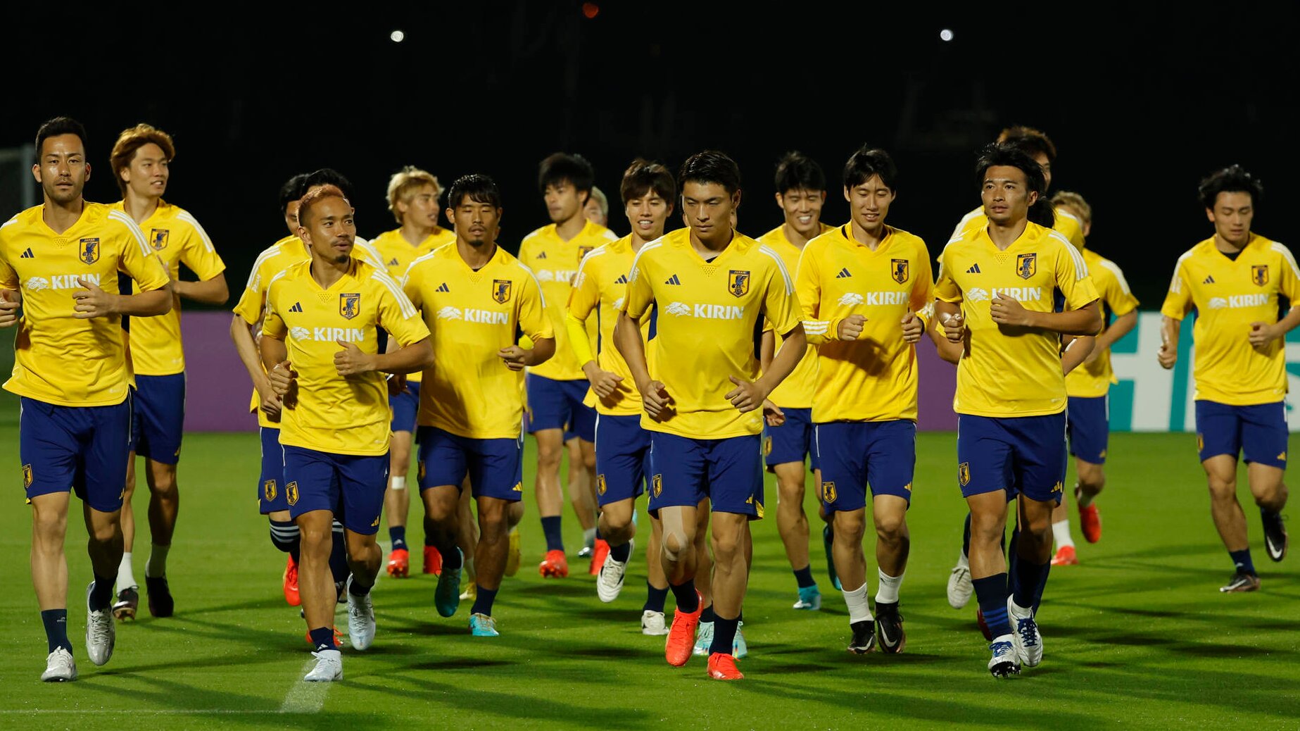 Japón sigue preparando el partido de España con las dudas de Endo y Sakai