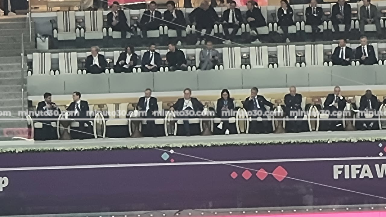 Ramón Jesurúm disfruta del Mundial Qatar en el palco principal