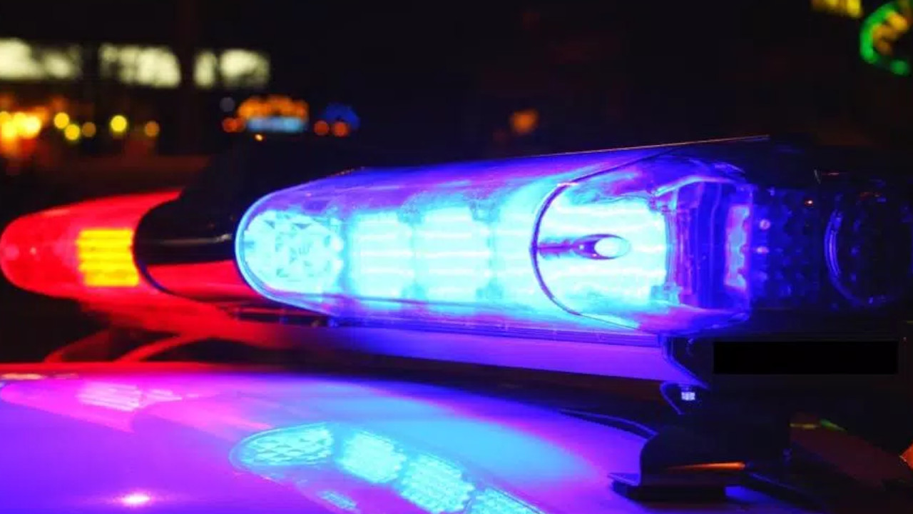 Un hombre disfrazado con una máscara de calavera mata a una mujer delante de dos niños en Florida