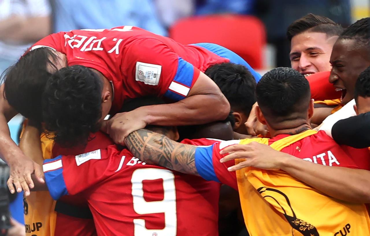 FOTOS: ¡Le ganó a Japón! Costa Rica se niega a hacer las maletas 3 costa rica japon1