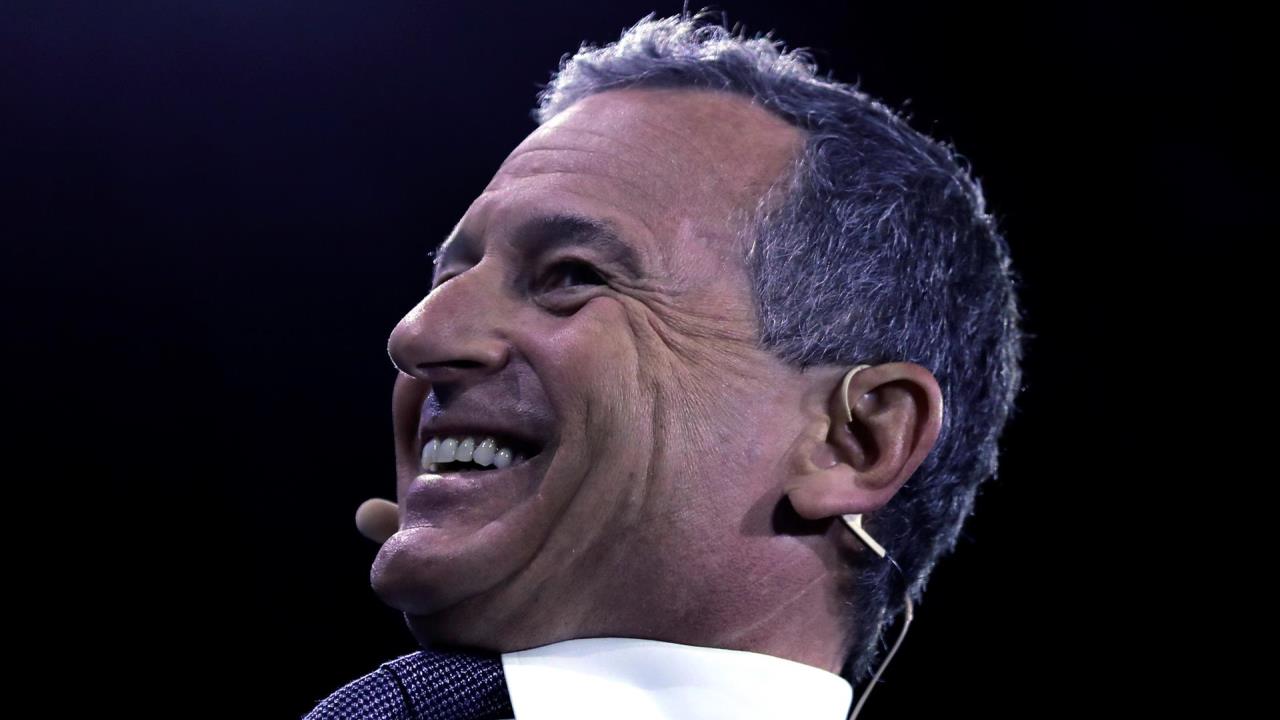 Las acciones de Disney suben casi un 10% tras el nombramiento de Robert Iger como delegado