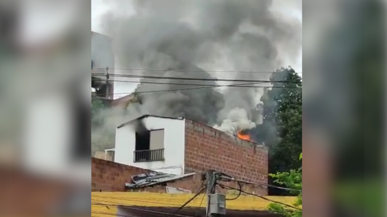 En la casa que se incendiaba en Bello estaba una adulta mayor