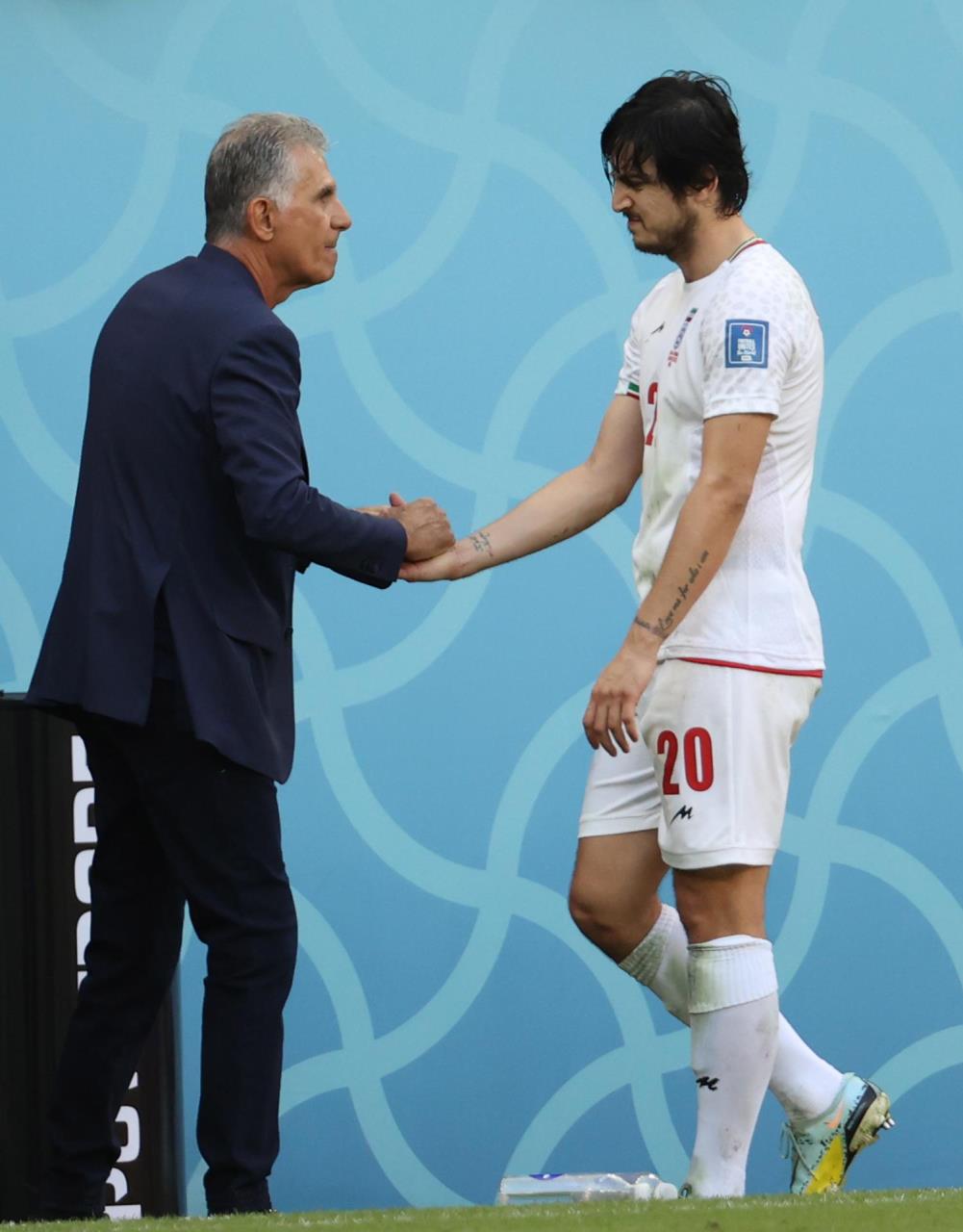 GALERIA DE FOTOS: Dos goles en la prolongación dan el triunfo a la Irán de Queiroz 7 iran gales7