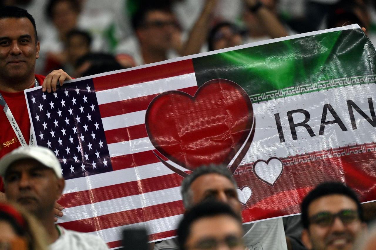 GALERIA DE FOTOS: 0-1: Estados Unidos sufre ante la Irán de Queiroz, pero pasa a octavos 4 iran himno1