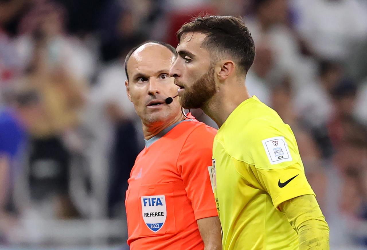 GALERIA DE FOTOS: 0-1: Estados Unidos sufre ante la Irán de Queiroz, pero pasa a octavos 2 iran himno3