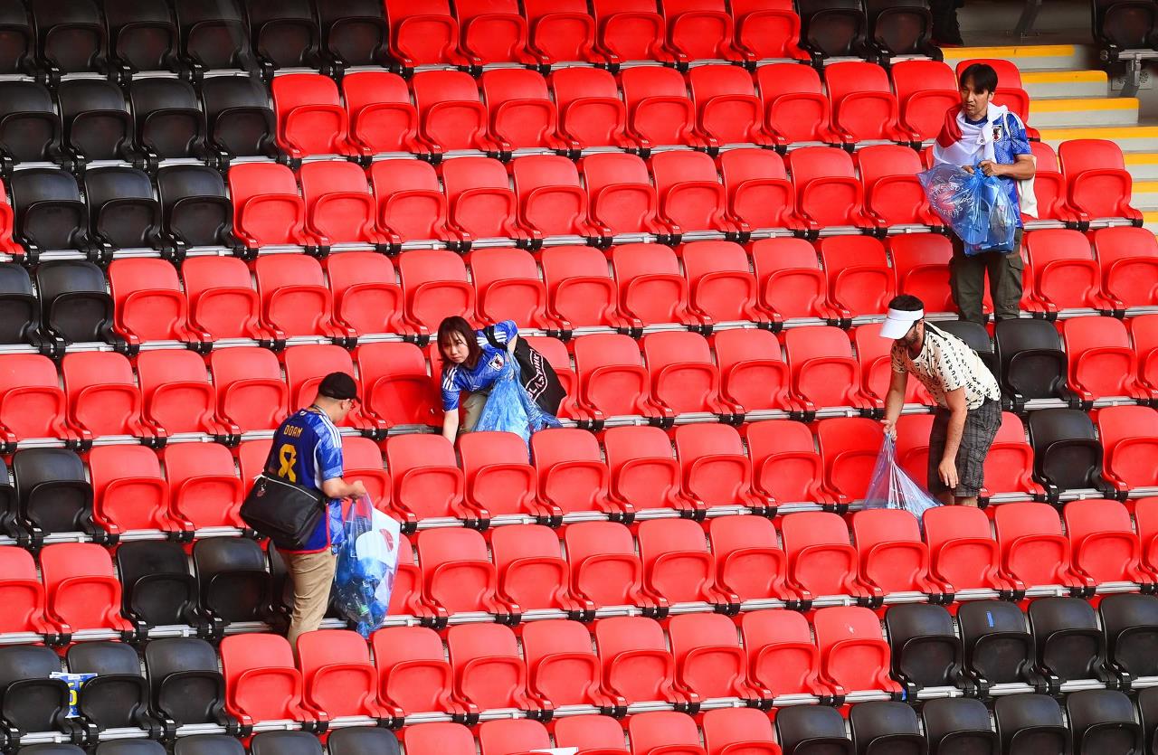 GALERIA DE FOTOS: Tras perder con Costa Rica, japoneses limpian estadio Áhmad Bin Ali 11 japon limpia estadio10