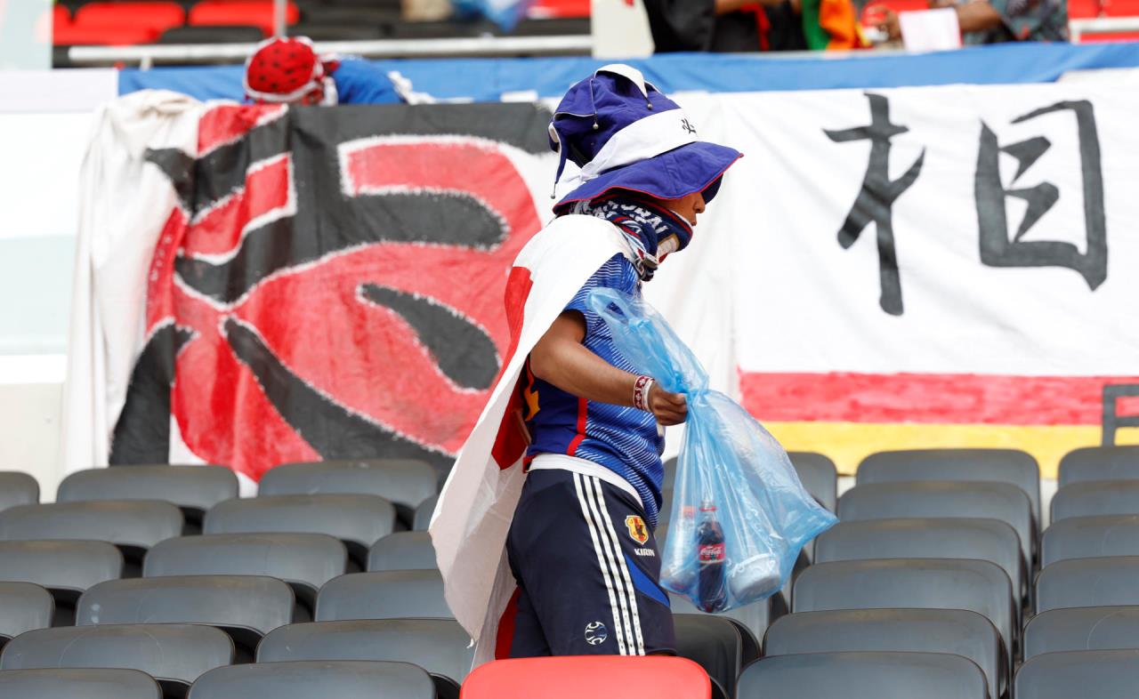 GALERIA DE FOTOS: Tras perder con Costa Rica, japoneses limpian estadio Áhmad Bin Ali 15 japon limpia estadio14