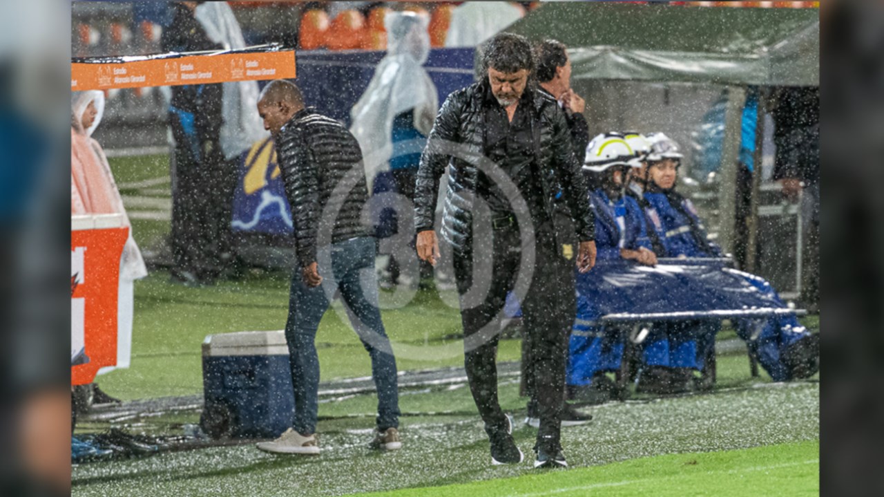 leonel ovacion hinchas del medellin