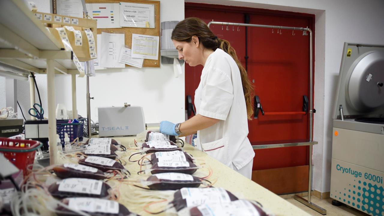 Sangre creada en un laboratorio se transfunde por primera vez a las personas