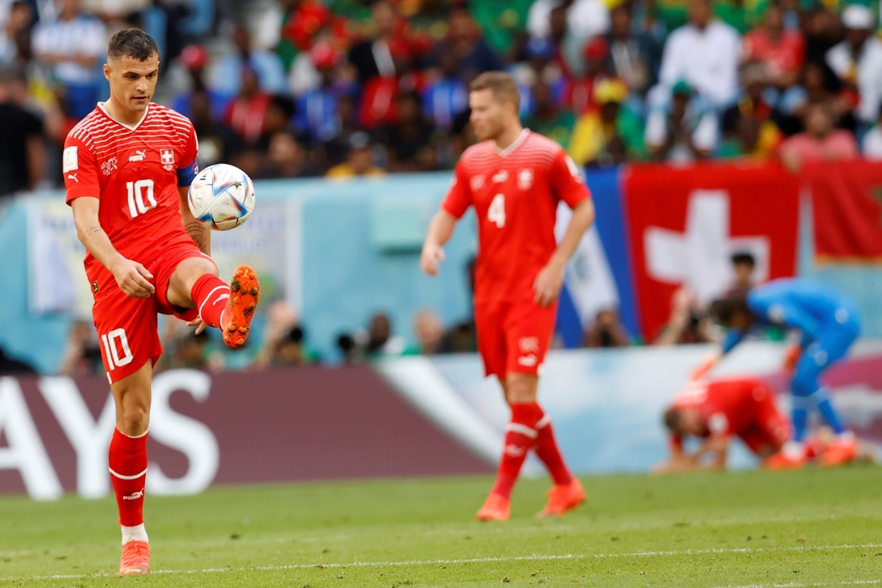 GALERIA DE FOTOS: ¡No hay cuña que más apriete! Embolo da el primer triunfo a Suiza y condena a Camerún (1-0) 11 suiza camerun10