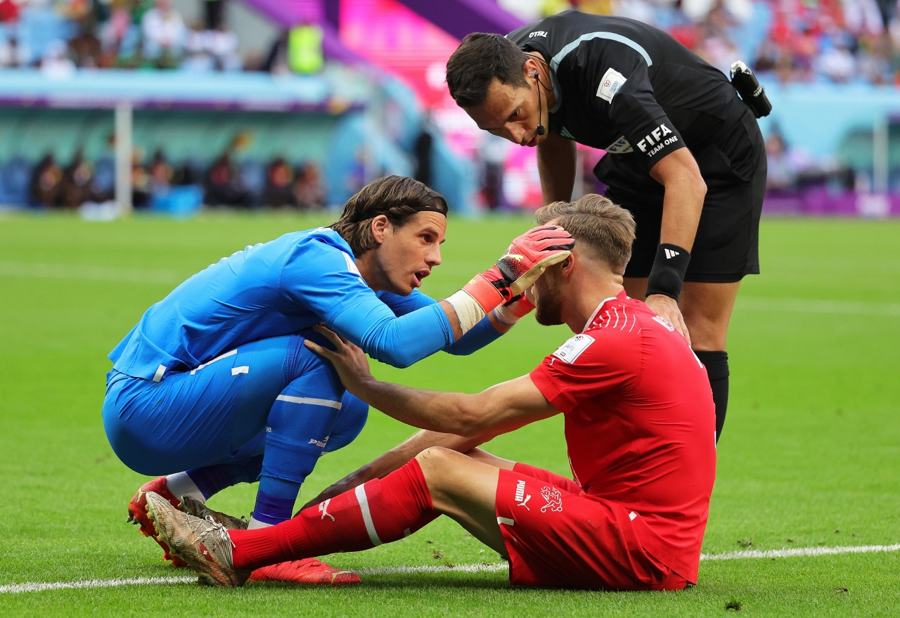 GALERIA DE FOTOS: ¡No hay cuña que más apriete! Embolo da el primer triunfo a Suiza y condena a Camerún (1-0) 15 suiza camerun14