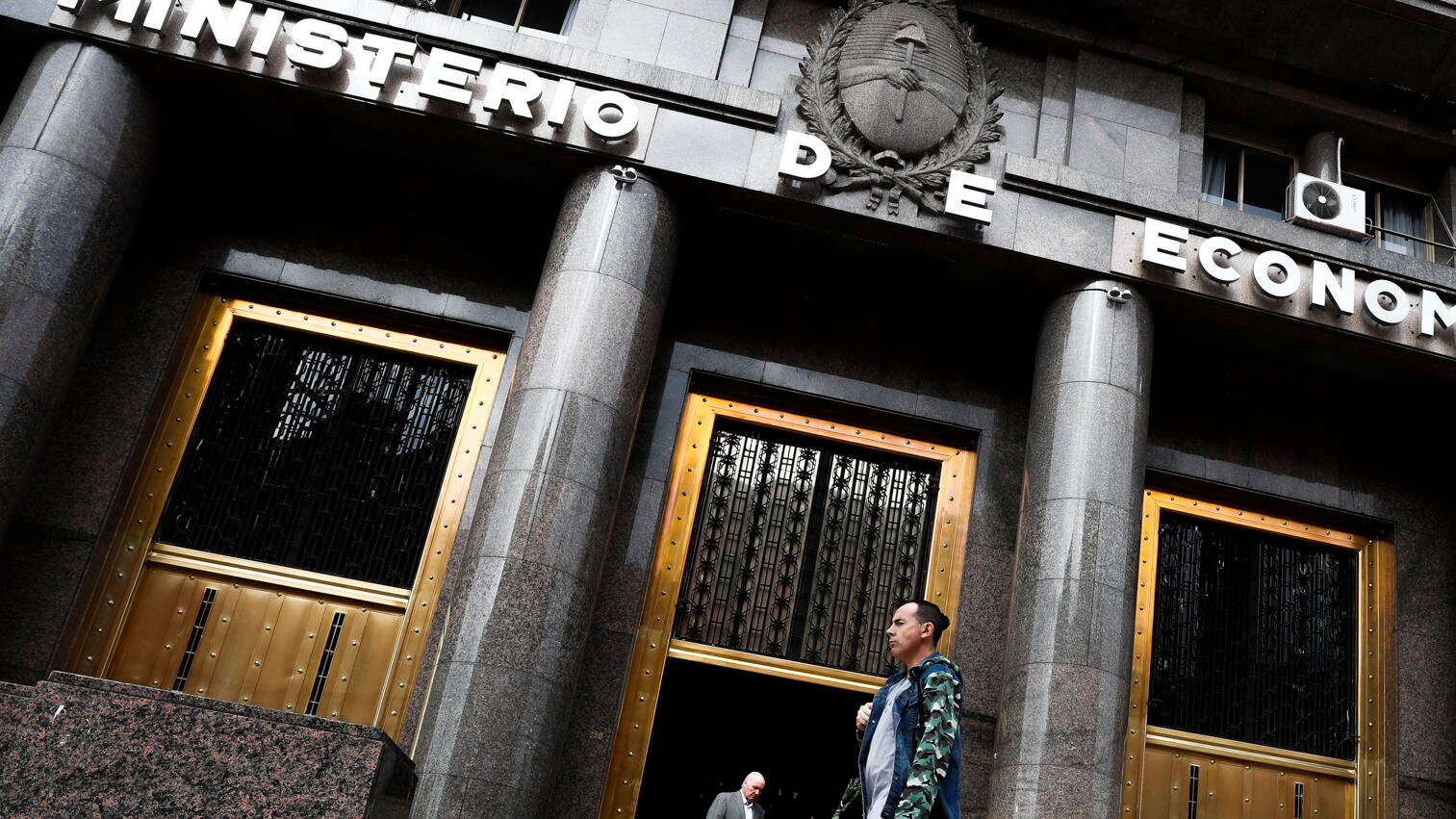 Argentina coloca una deuda en el mercado local por 1.785 millones de dólares