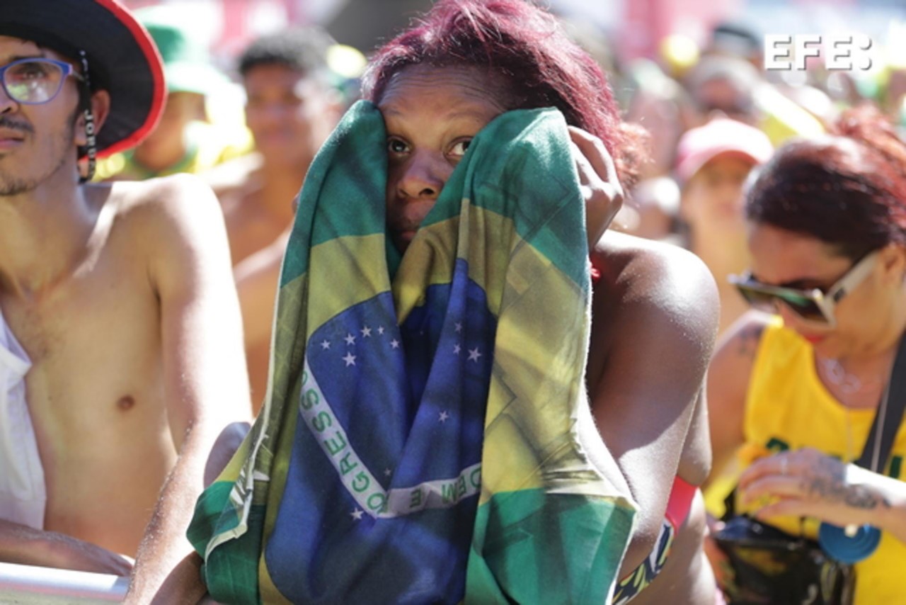 Brasil llora la eliminación de la canarinha 3 Brasil llora la eliminacion de la canarinha 1