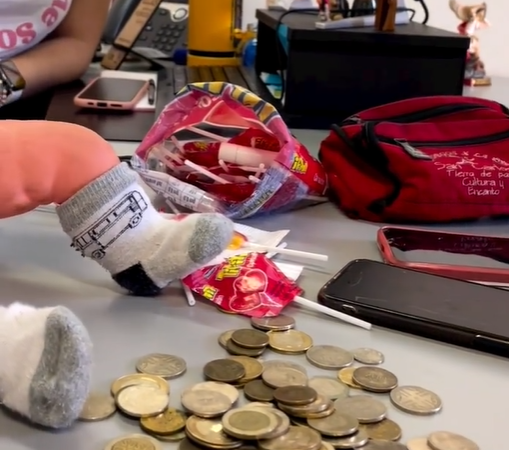 Dos menores pedían limosna con bebe de juguete en La Ceja