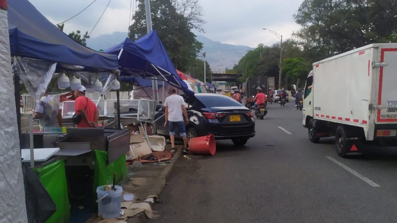  VIDEO Carro Choc Contra Puestos De Comida De Los Alumbrados Del R o 