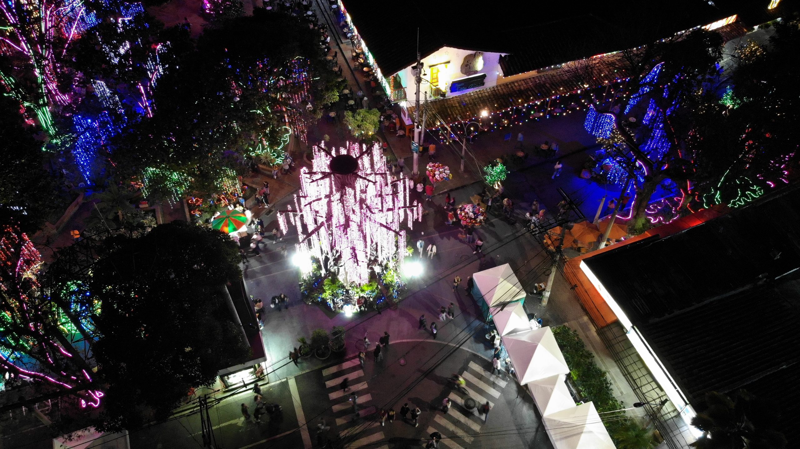 En Sabaneta, los alumbrados son magia, naturaleza y conciencia ambiental