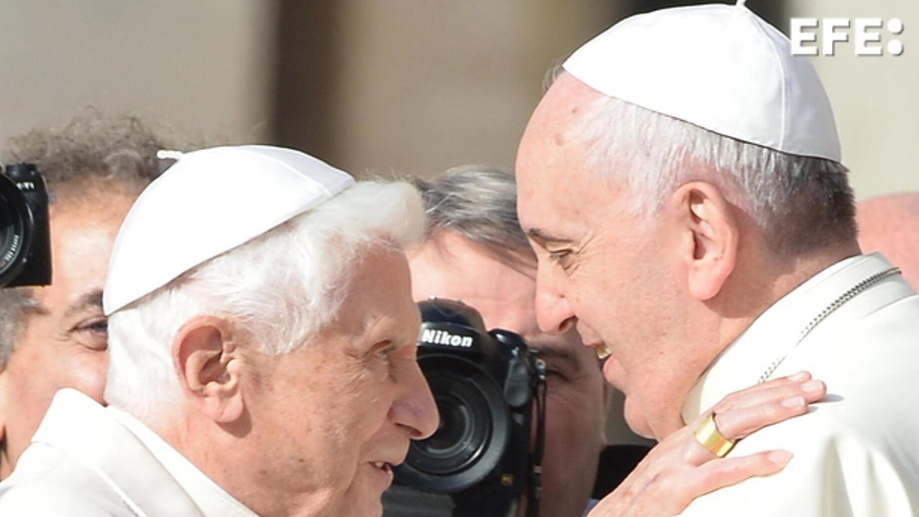 Francisco expresa su gratitud a Benedicto XVI