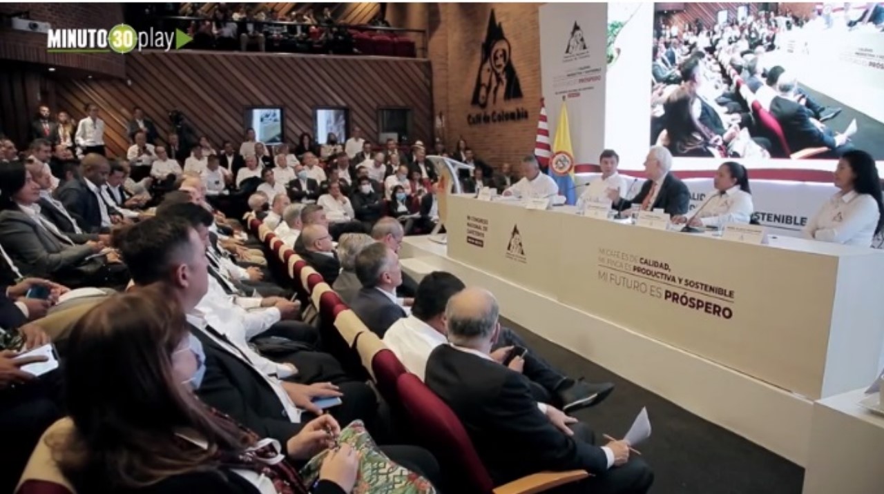 “Acabar con caminos vecinales, fue un error histórico”: Minhacienda