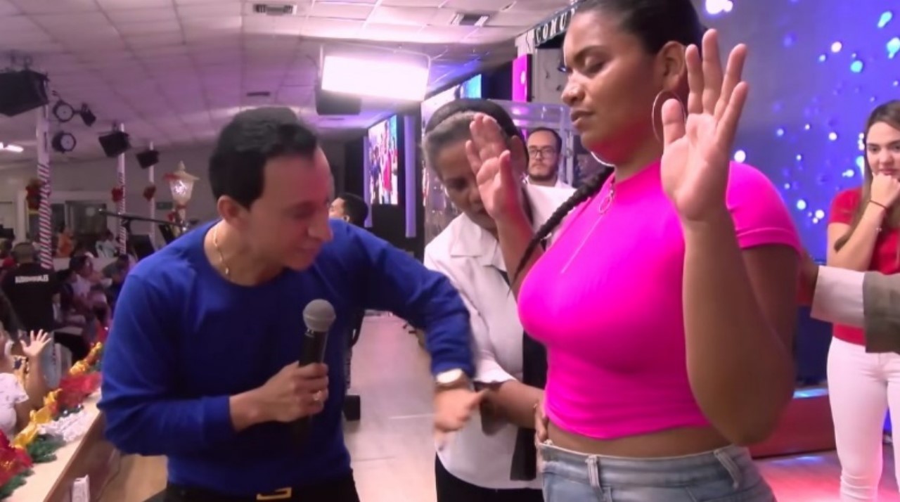 Pastor asegura que le hizo una %E2%80%98lipo a una mujer en Cartagena 1