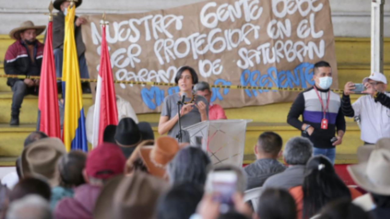 Ministra de Ambiente: “Campesinos que estén en el páramo de Santurbán se pueden quedar”