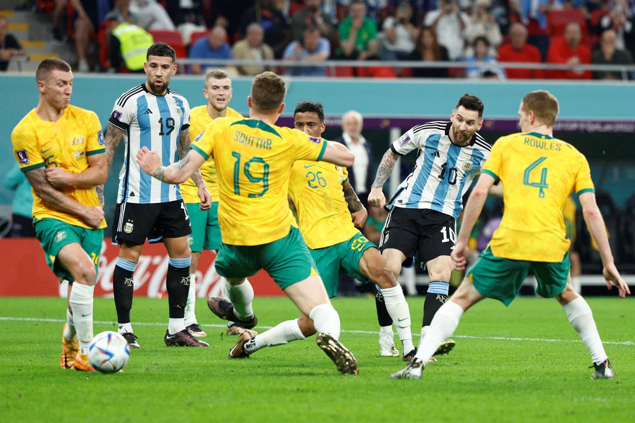 GALERIA DE FOTOS: 2-1. Messi alcanza los mil y Argentina los cuartos 9 argentina australia07