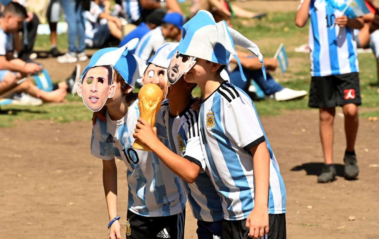 GALERIA DE FOTOS: En Argentina celebran el paso de su Selección a cuartos de final 5 argentina celebra cuartos03