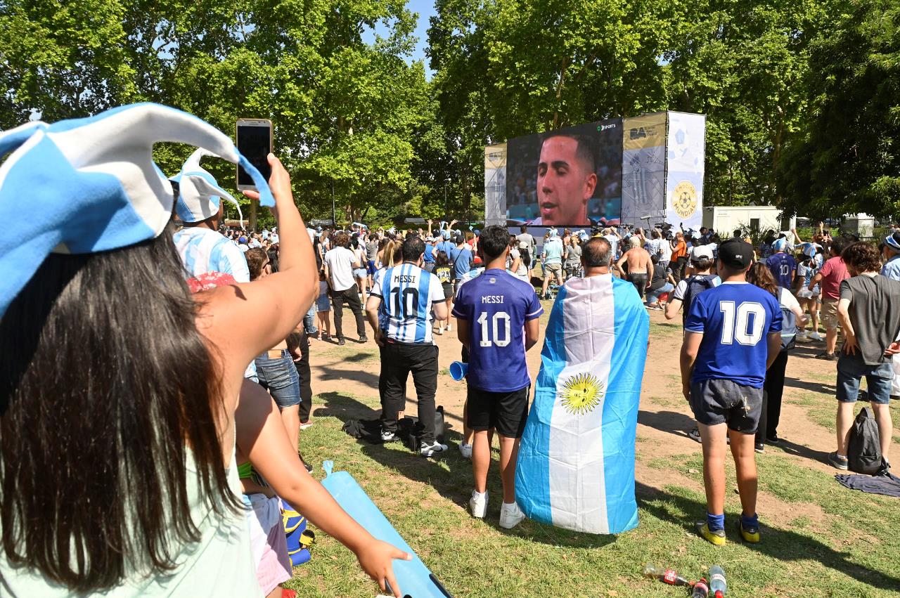 GALERIA DE FOTOS: En Argentina celebran el paso de su Selección a cuartos de final 14 argentina celebra cuartos13