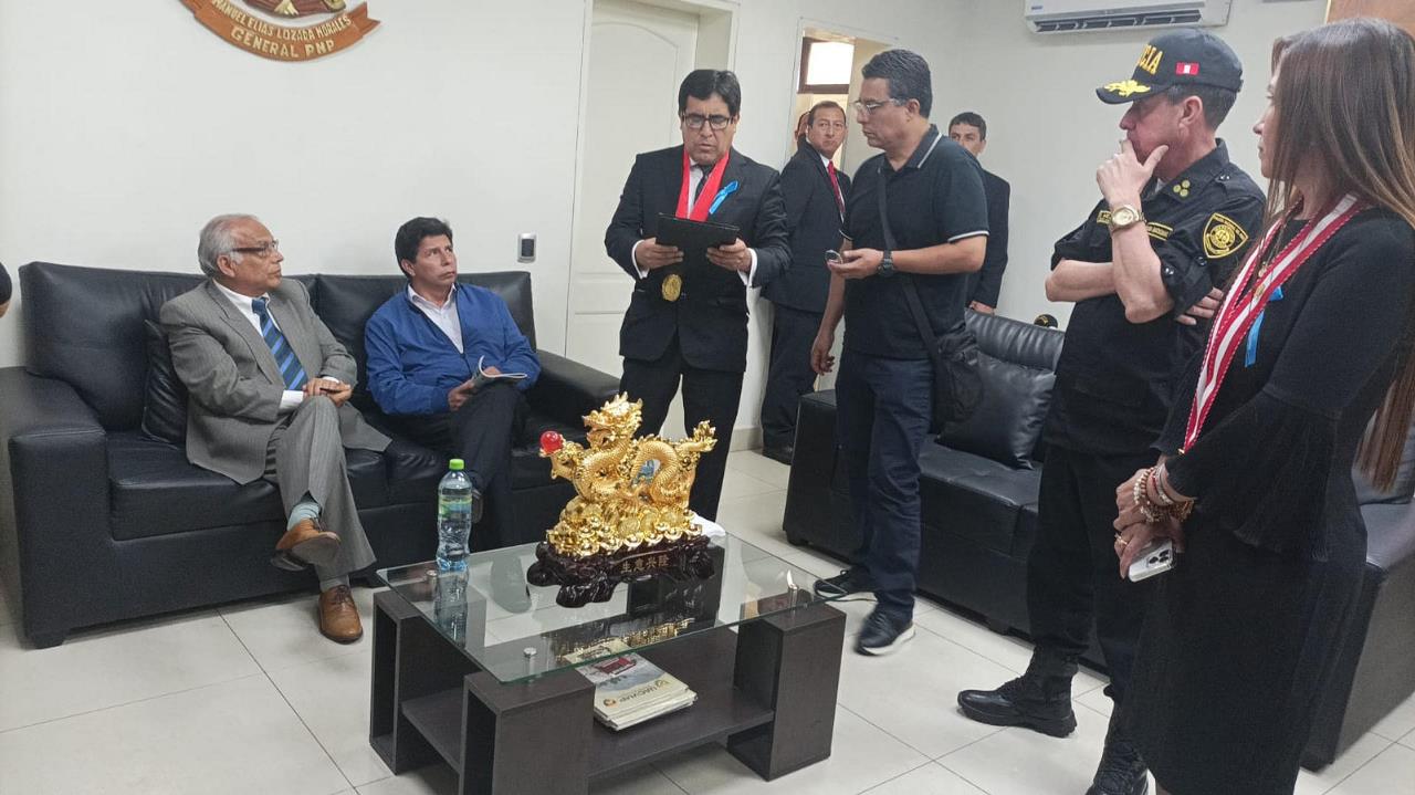Castillo es trasladado al mismo penal en que está preso Alberto Fujimori
