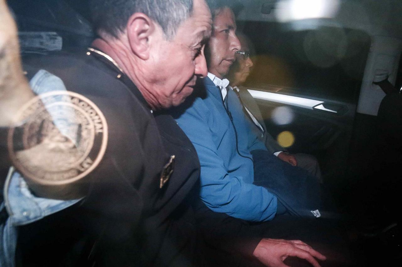 FOTOS: Castillo es trasladado al mismo penal en que está preso Alberto Fujimori 2 castillo detenido3