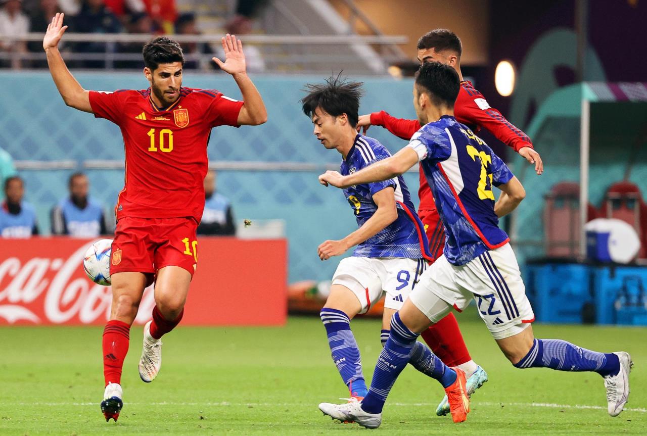 ¡Con "dudoso" gol! Japón pasa como primera de grupo E 6 espana japon6