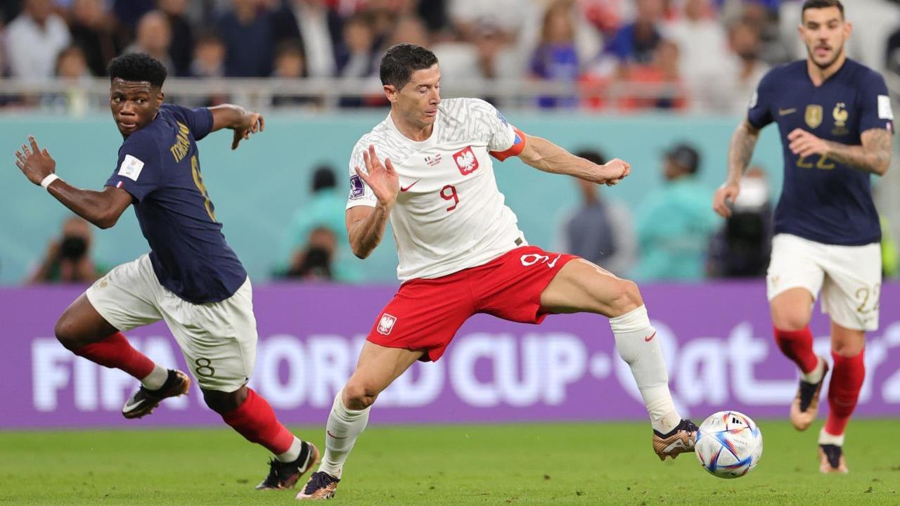 GALERIA DE FOTOS: 3-1 Giroud y Mbappé dinamitan el muro polaco hacia cuartos 3 polonia francia