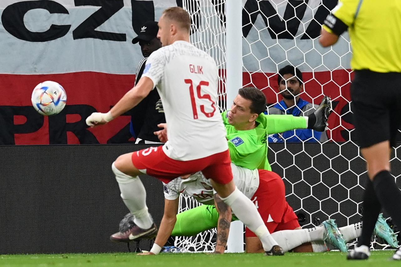 GALERIA DE FOTOS: 3-1 Giroud y Mbappé dinamitan el muro polaco hacia cuartos 9 francia polonia1