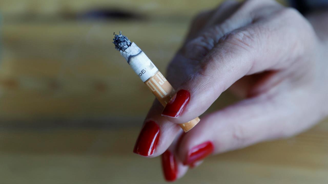 ¡Pilas! Fumar y beber eleva riesgo de cáncer cuello y cabeza