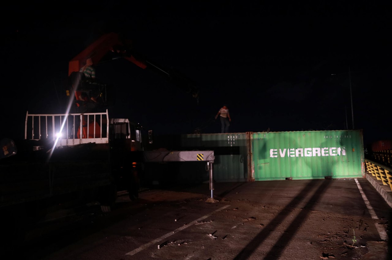 Venezuela retira contenedores del puente de Tienditas en los límites con Colombia 2 puente de Tienditas en los limites con Colombia con Venezuela 1