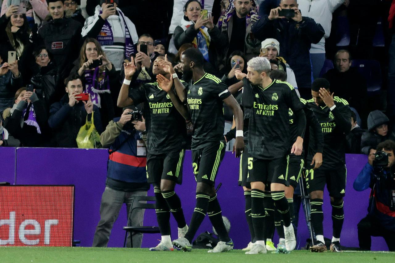 FOTOS: Benzema hace doblete y deja al Real Madrid líder - Minuto30